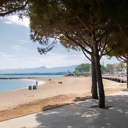 Beach Apartment Regueral Cambrils Bagian luar foto