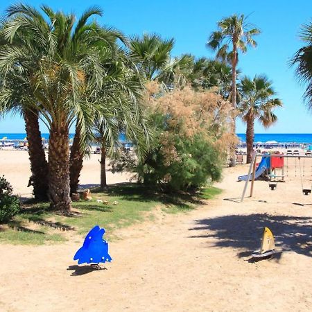 Beach Apartment Regueral Cambrils Bagian luar foto