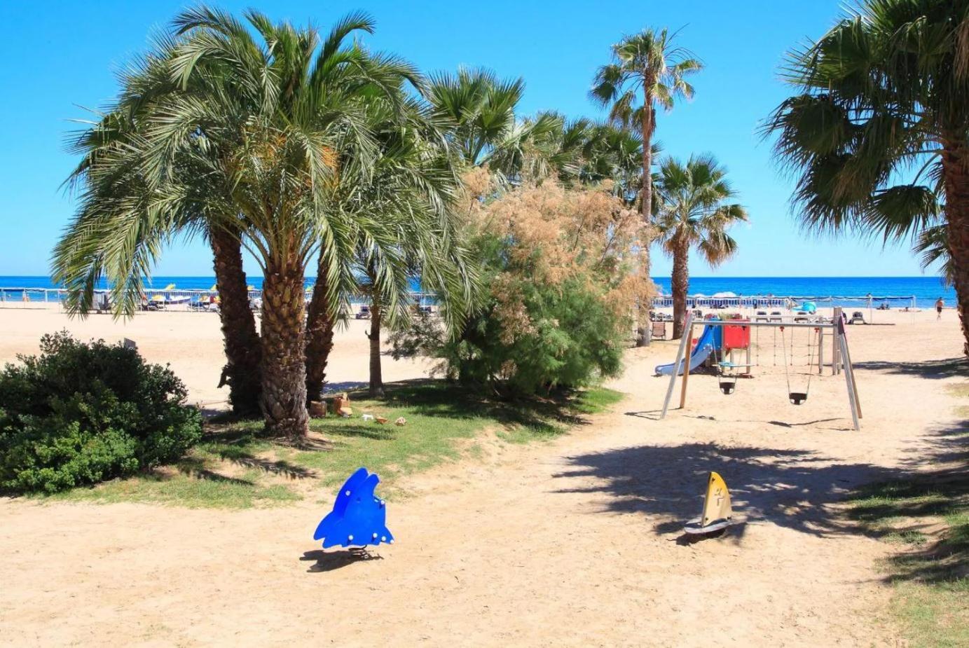 Beach Apartment Regueral Cambrils Bagian luar foto